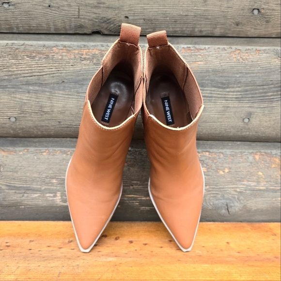 Nine West NEW!! Wyllis Chelsea, Leather, Pointy Toe, Block Heel Bootie. WMS 7.5M - Picture 7 of 15